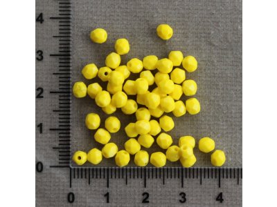Žlutá neprůhledná 4 mm žlutá sklo kulička 4 mm 0,5 mm