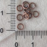 Spojovací kroužky 4mm silné 0,7mm, více barev