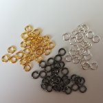 Spojovací kroužky 4 mm silné 0,6 mm - více barev
