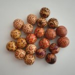 Kuličky dřevěné pr. 16 mm, více druhů