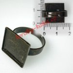 Prsten s lůžkem - bronzová, 15x15mm